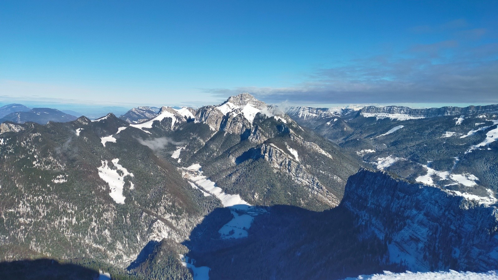 #11 Gd Som et au pied le Monastère de la Gde Chartreuse Gd Som et au pied le Monastère de la Gde Chartreuse