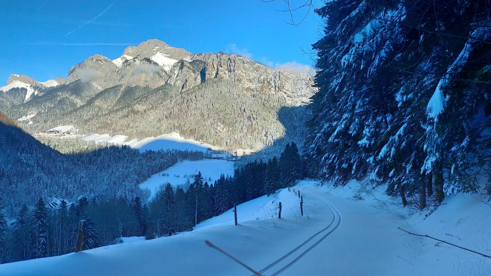 #13 Seuls au monde pour rejoindre le pont de Valombre Seuls au monde pour rejoindre le pont de Valombre
