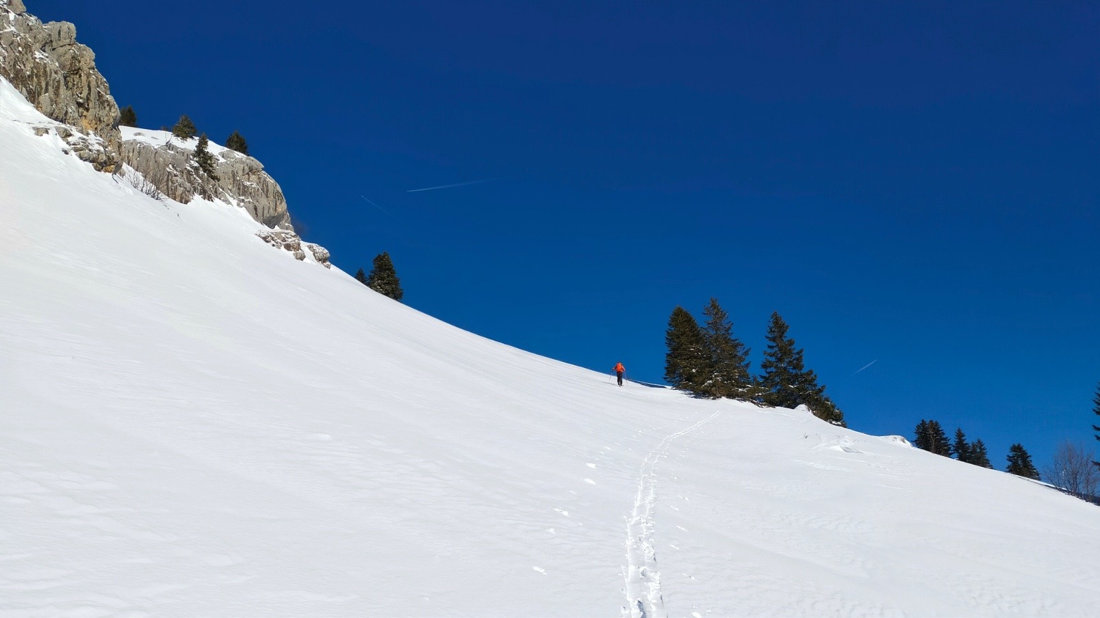 #4 Banquette sous le Charmant Som Banquette sous le Charmant Som