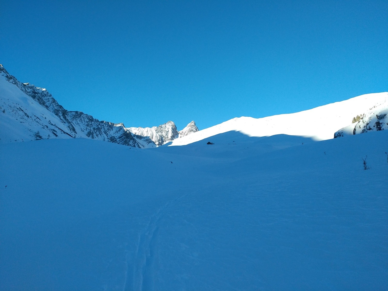  Les aiguilles d'arves derrière 