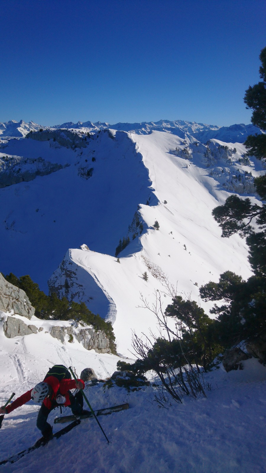 Remontée avec le Col de Bellefond dans le dos 