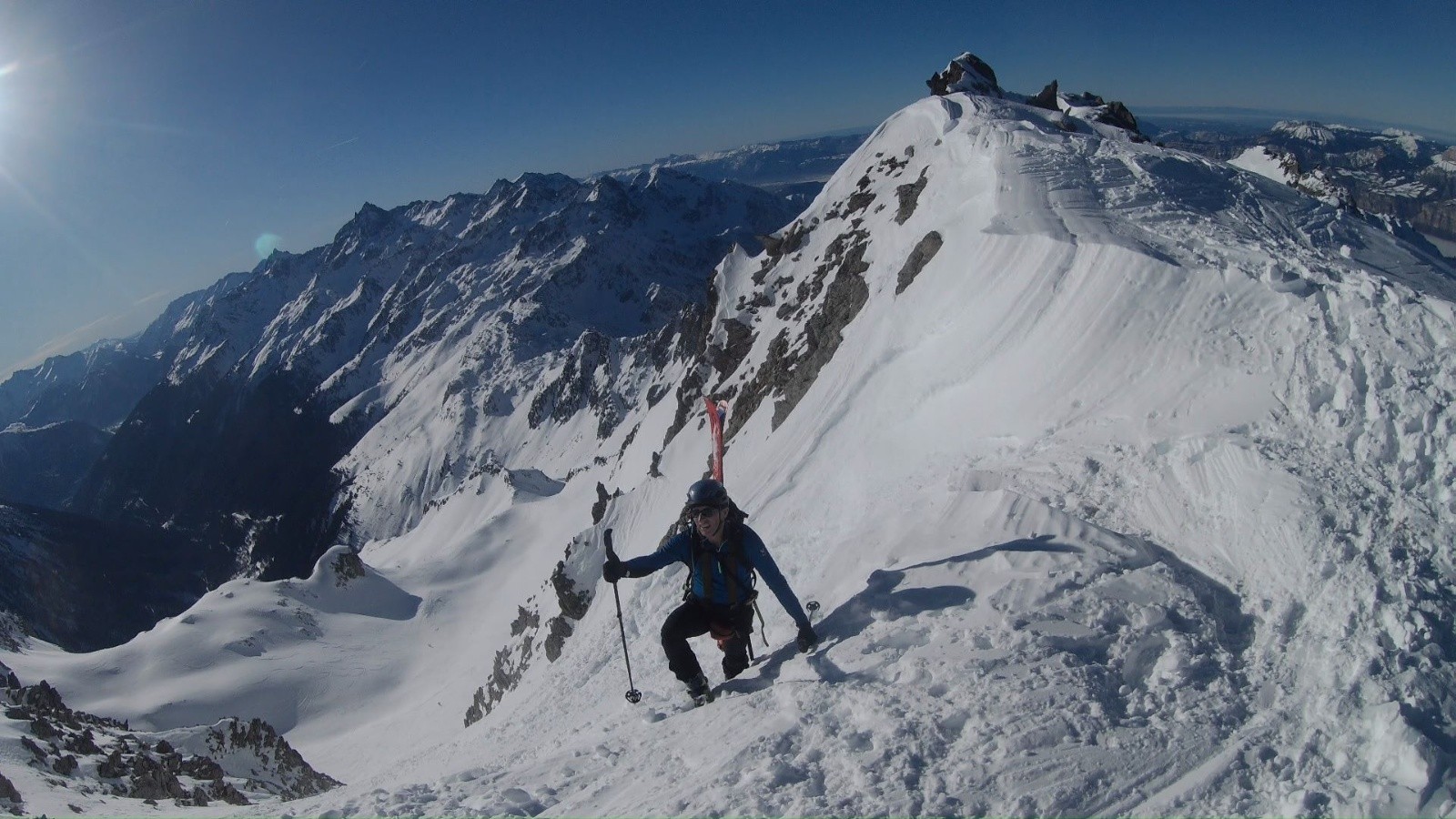 &nbsp;papa dans la sortie du couloir