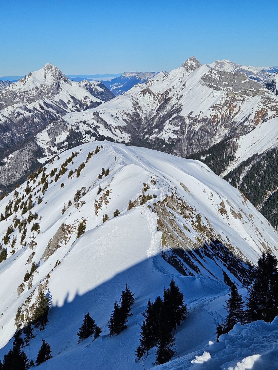 &nbsp;L'arête facile entre Beau Molard et la pointe des Arlicots.