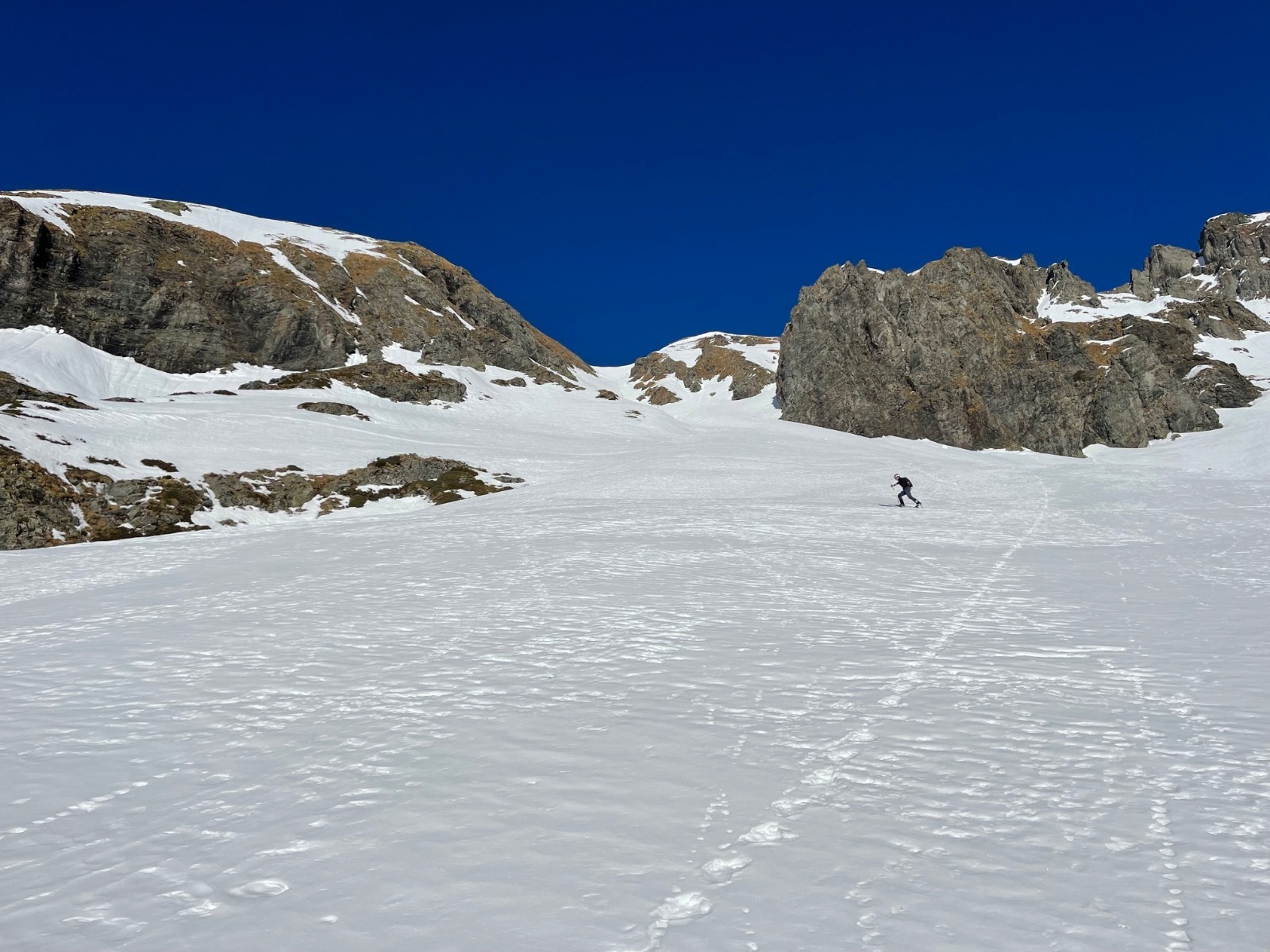  Remontée au Grand Replomb au soleil, à 14h, cette pente aurait été bonne à descendre 