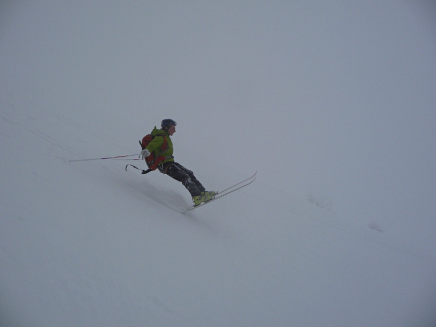 Skier la coûtée, c'est facile: : Il suffit de s'assoir à l'arrière. Démo par Yann