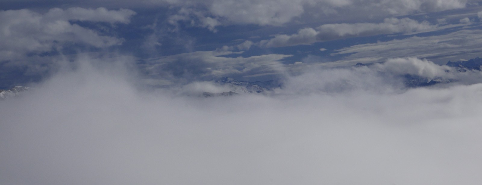 Le brouillard remonte; il est temps de descendre.