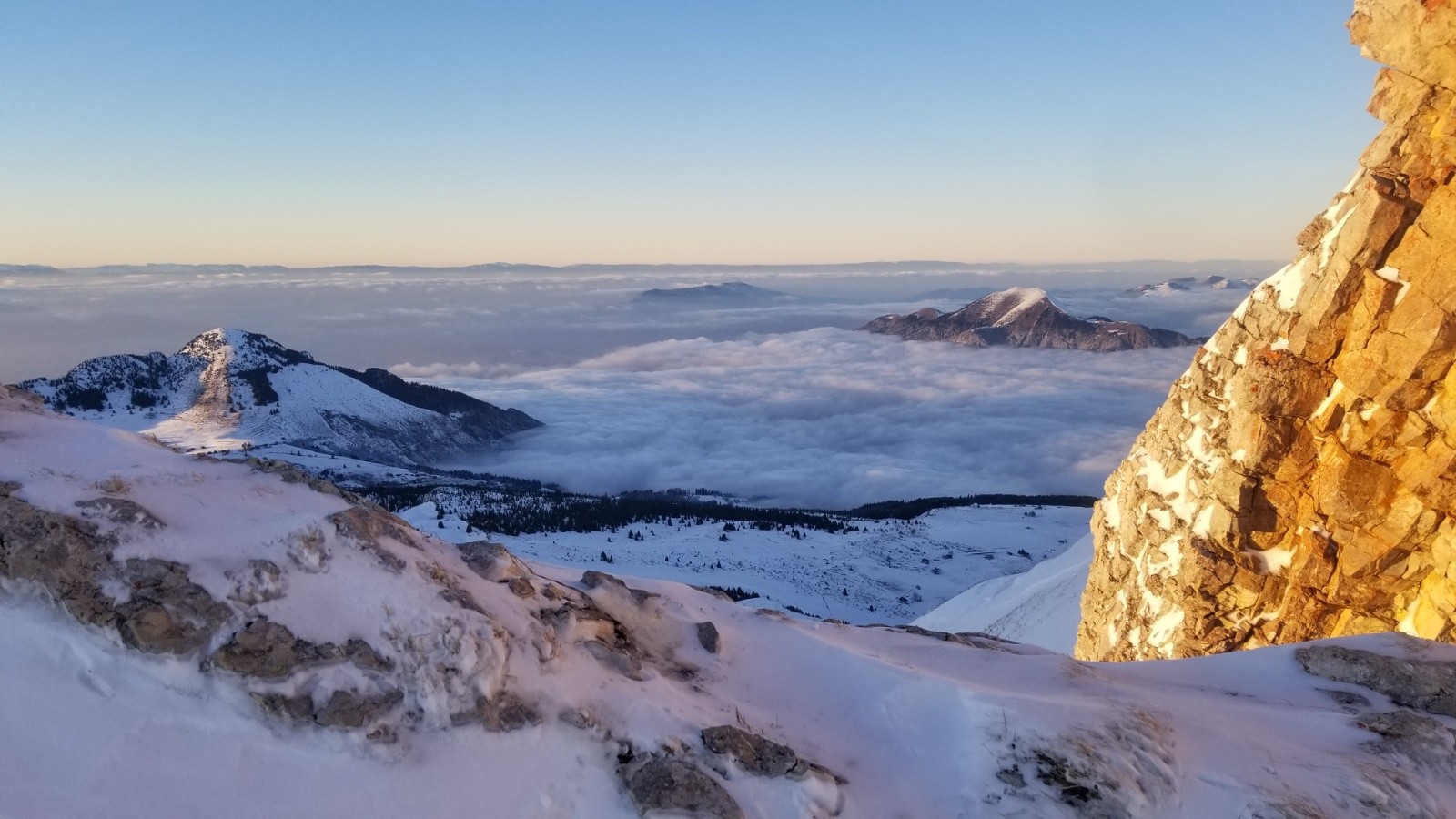Le Môle à droite et une Pointe d'Andey malheureusement bien sèche à gauche...