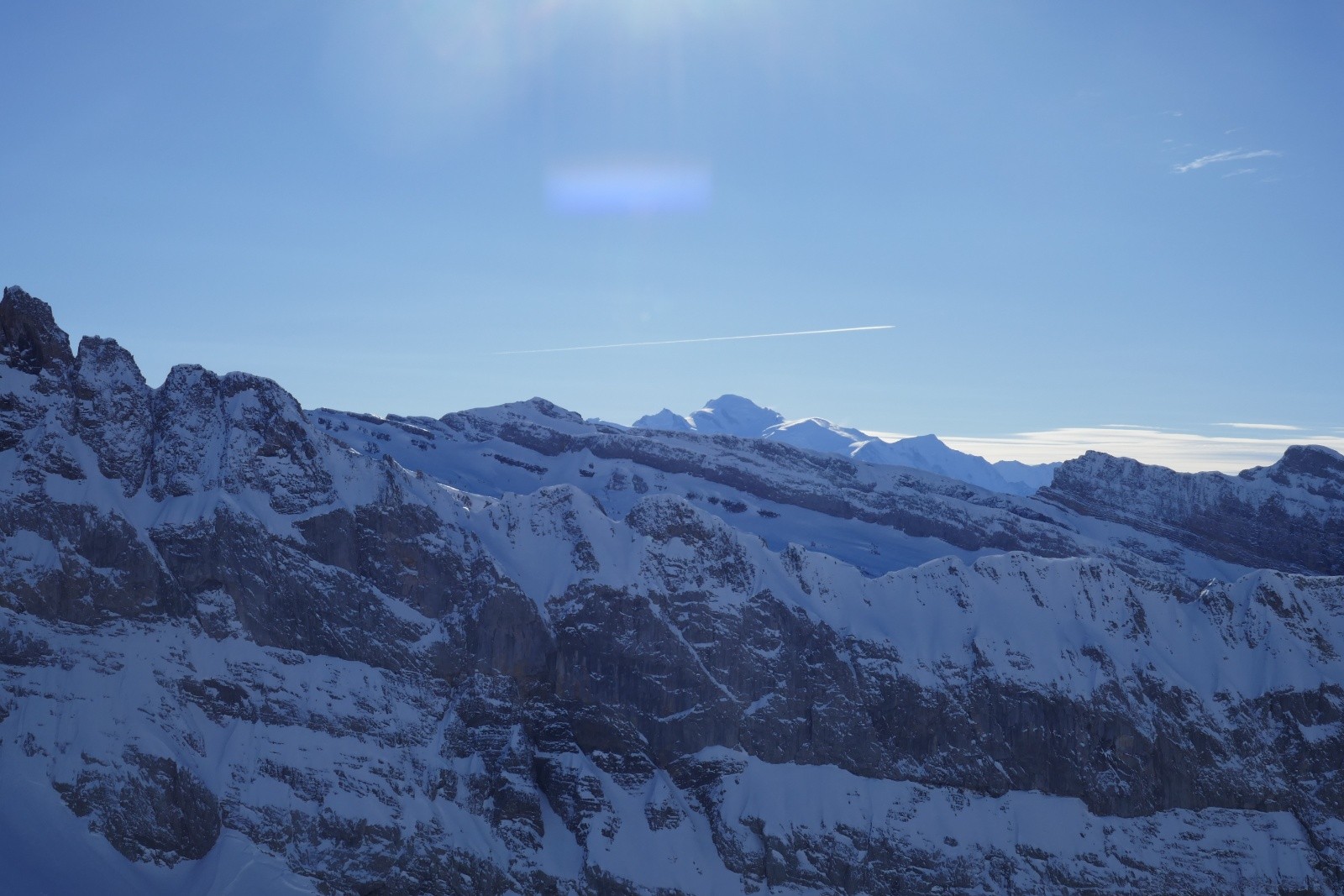 Mont Blanc derrière les Dents d'Oddaz