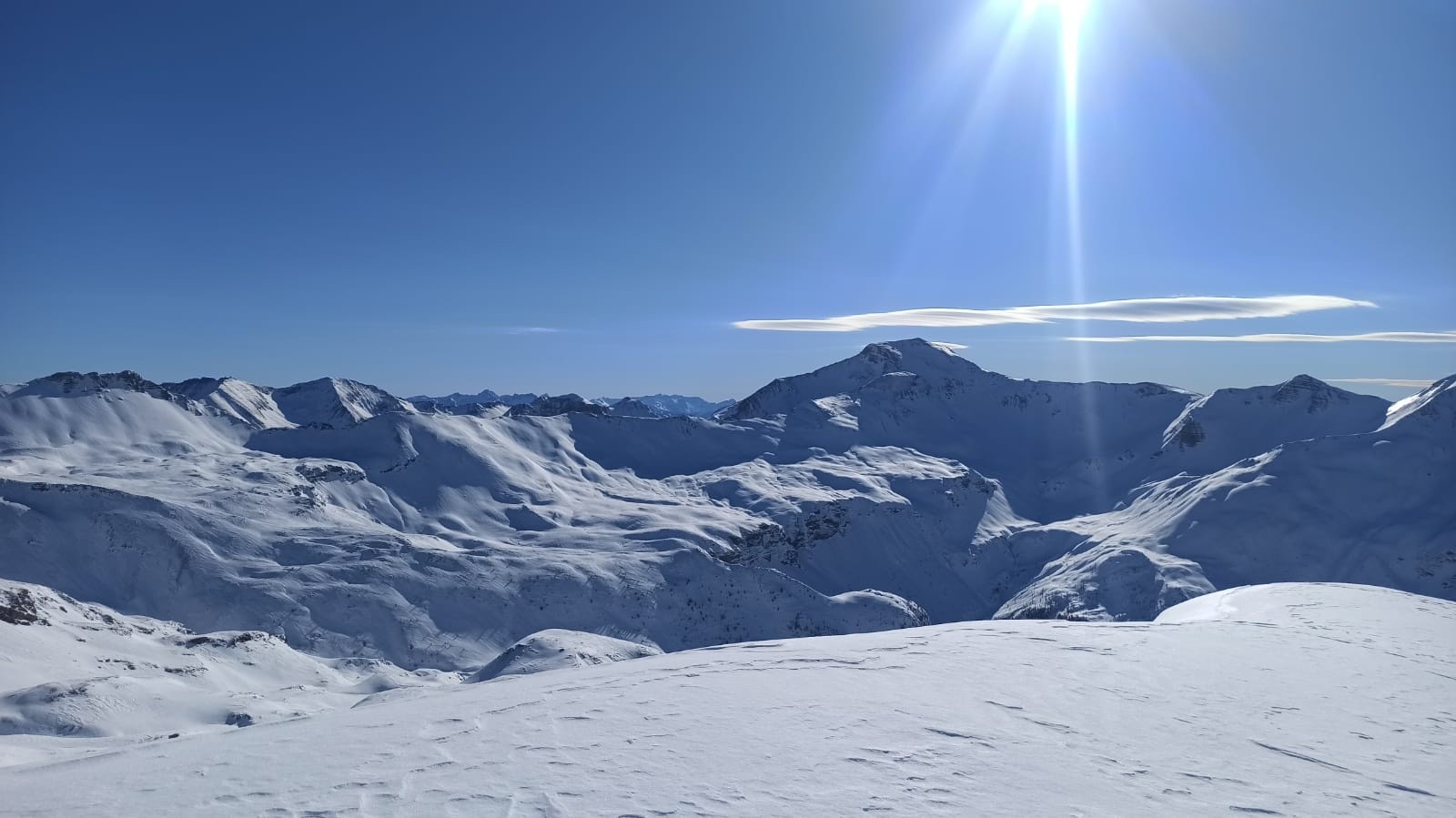 Vers le Mourre Froid (poncé par le vent)