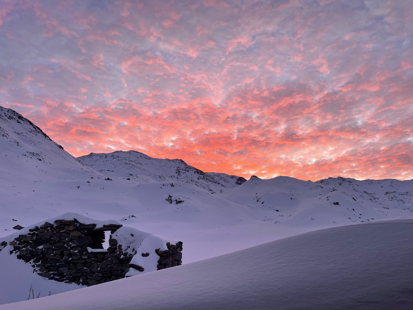 Ruine et ciel pommelé 