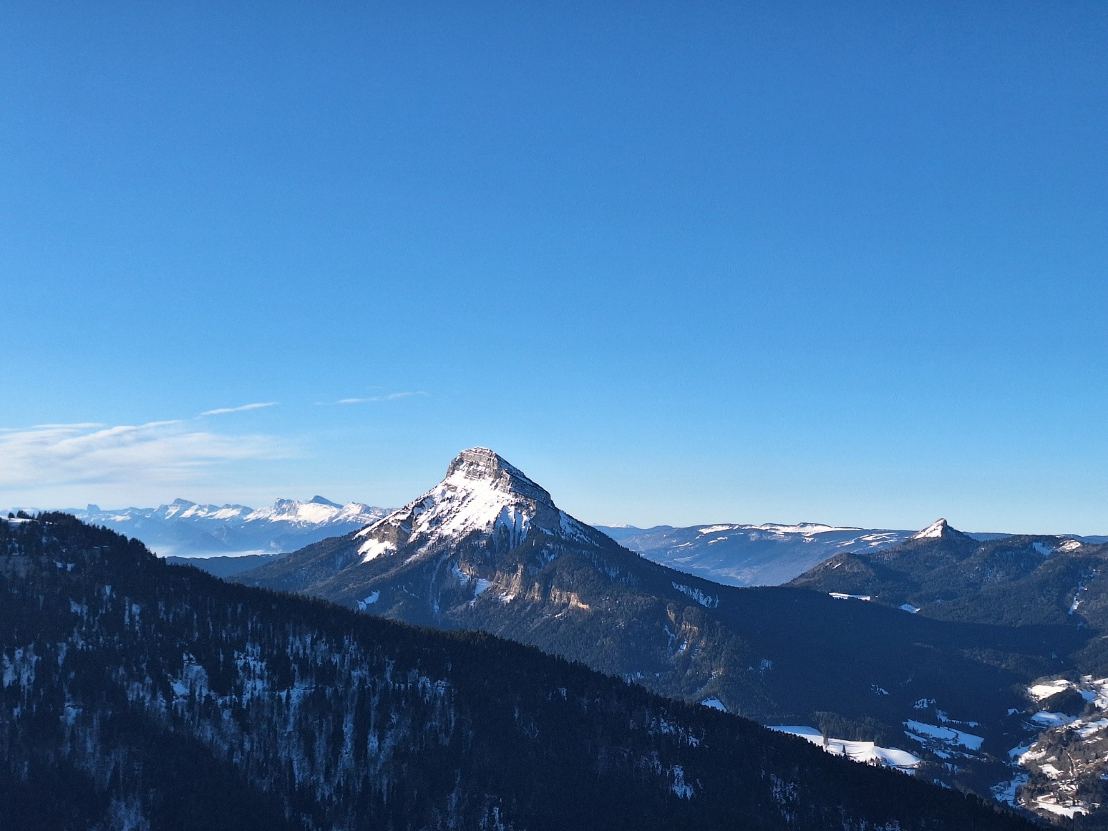 Chamechaude devant le Vercors vus de d'sous le Bec