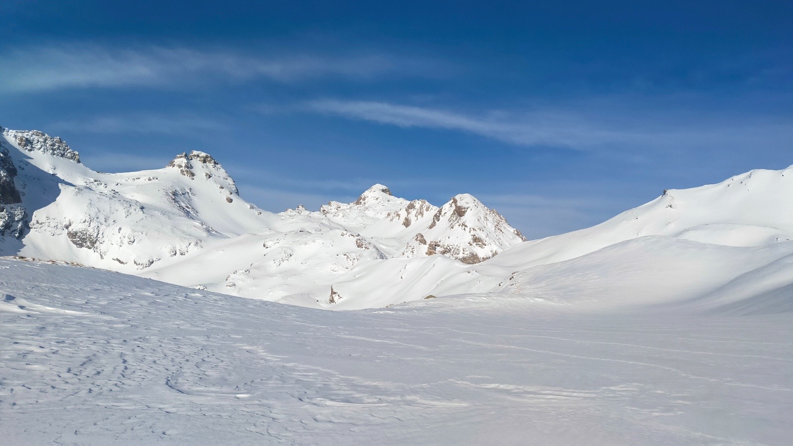 J2 Montée au Gd Galibier (au fond) par le col de la Ponsonnière (1er plan)