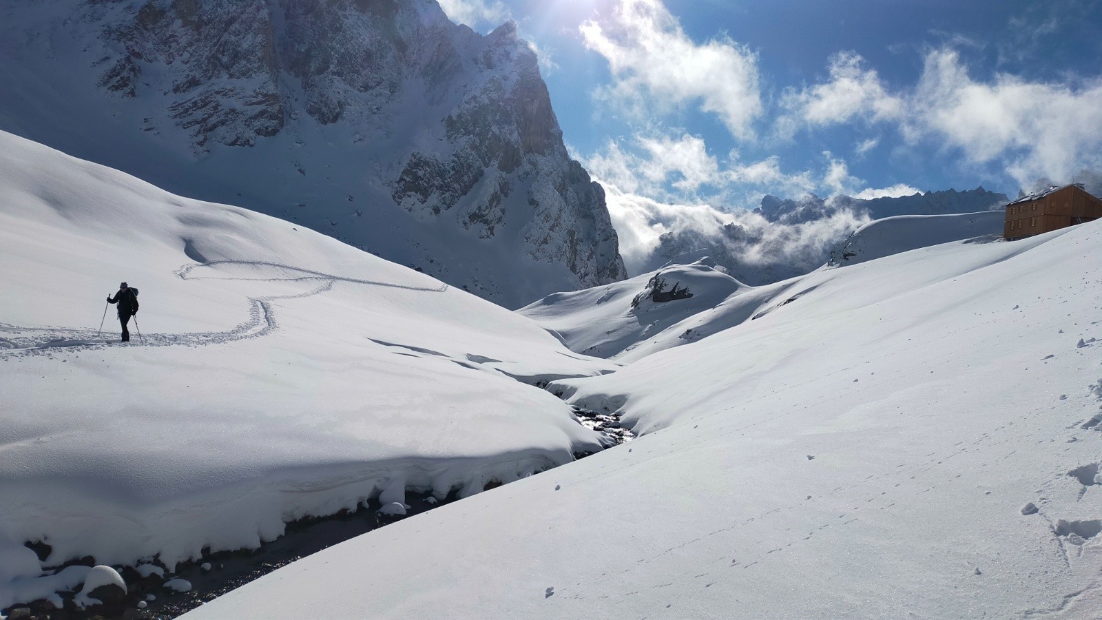  J1 refuge sur la droite