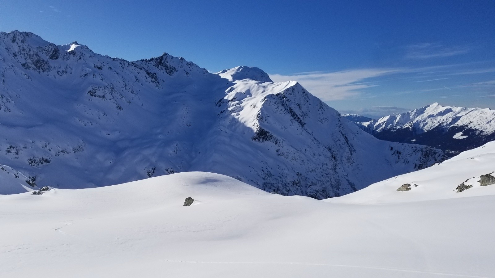 Dans la descente de la combe au-dessus des chalets de Chizeraz