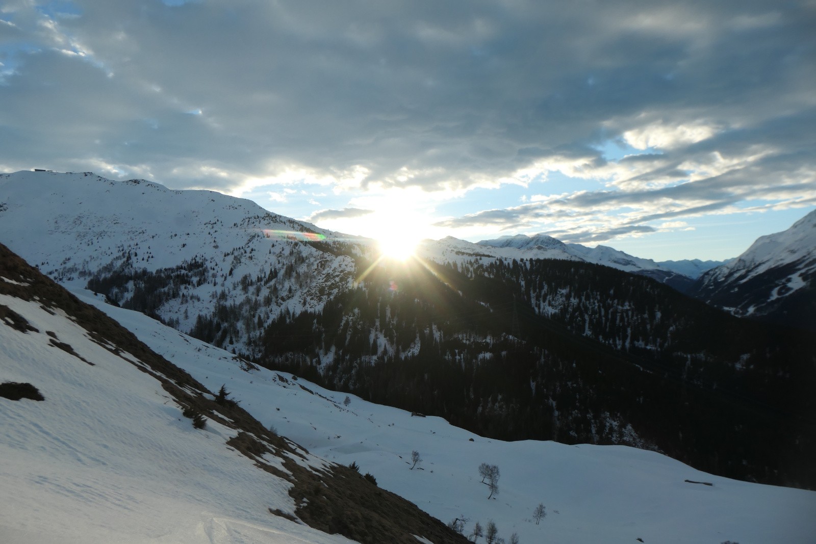 Lever de soleil derrière la Rosière 