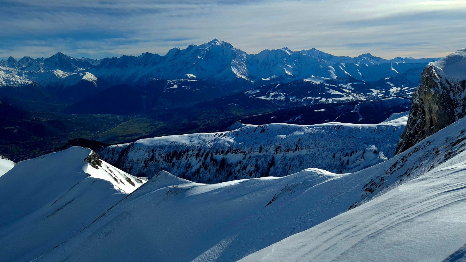 Au fond le massif du&nbsp; Mont Blanc