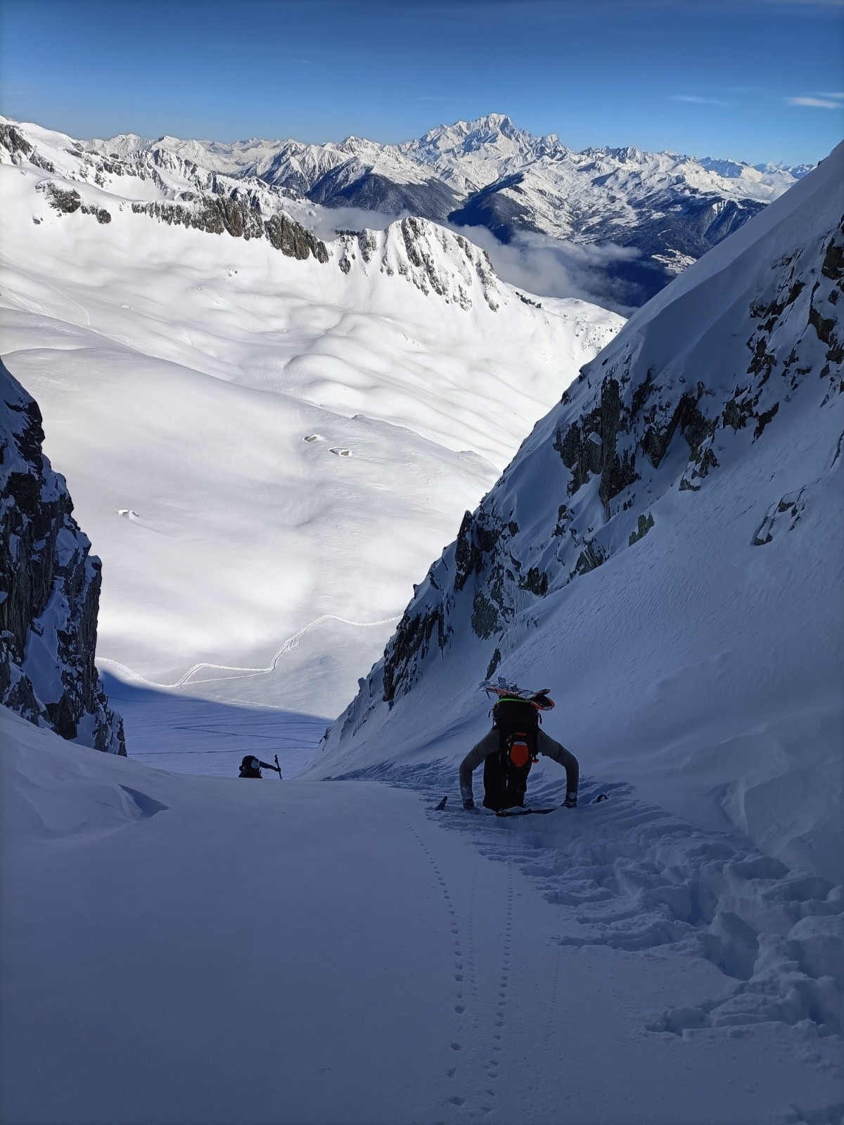 Dans le couloir du petit château avec MB en fond&nbsp;