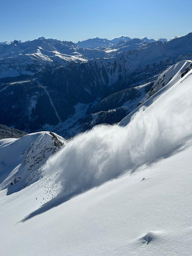  Un surfeur fantôme