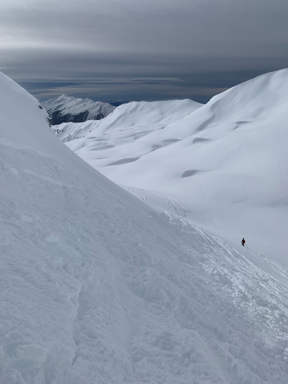  Descente (déjà bien tracée) jusqu'au Lac Sans Fond