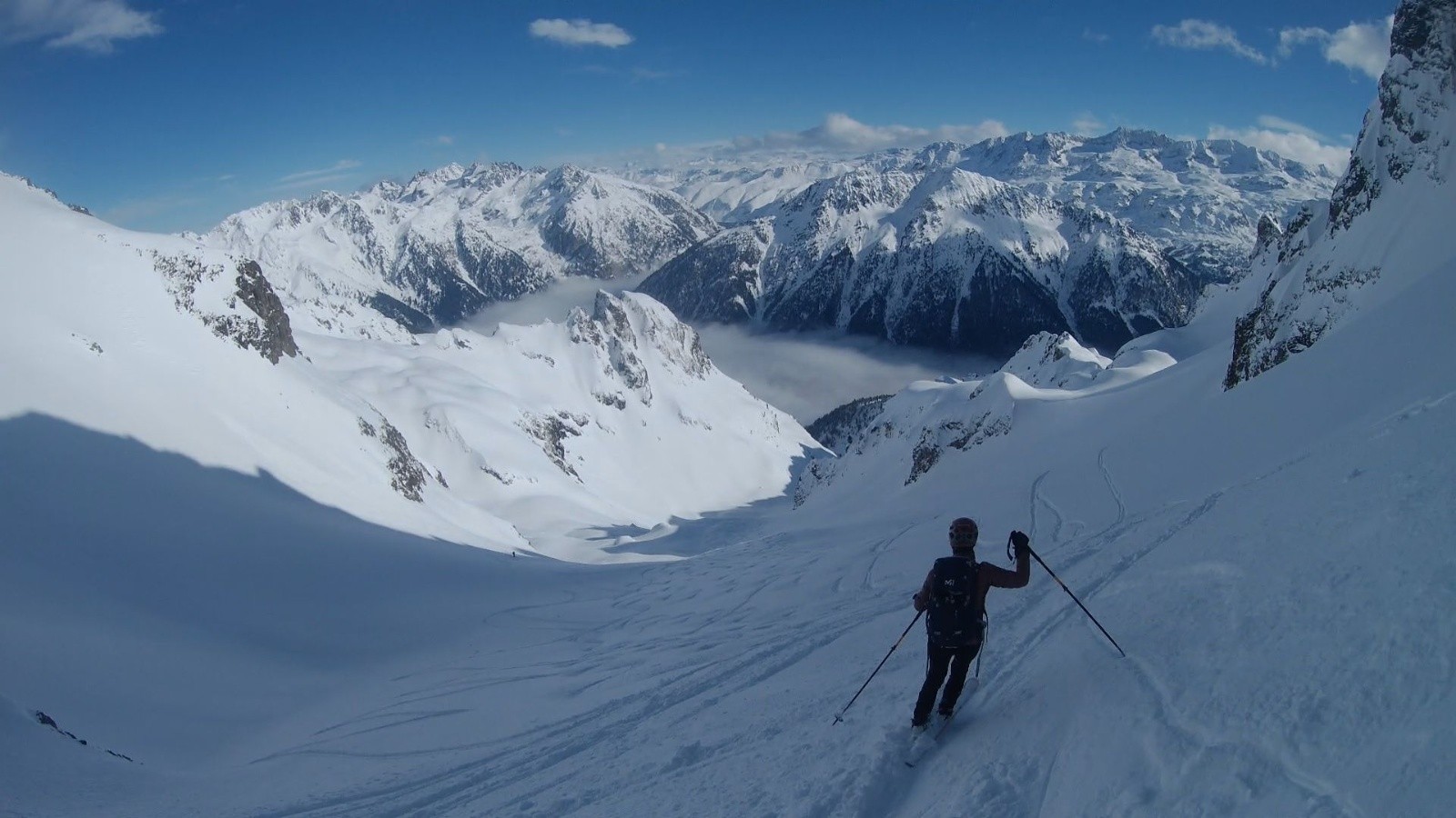  Maman sous le col de roche noire