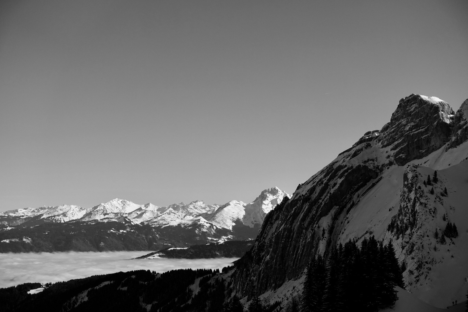 Les Dents du Midi grignotent le Bargy