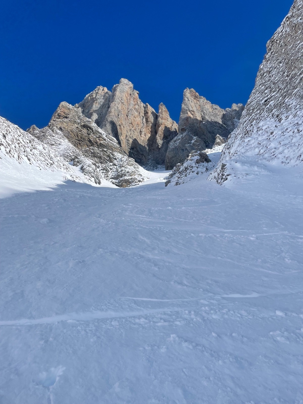  Sortie dans les grandes pentes, juste en dessous la partie glace.