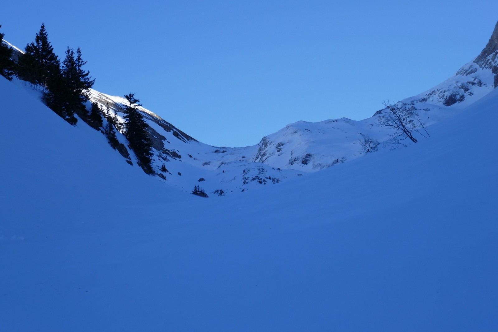 Col de Bostan au fond