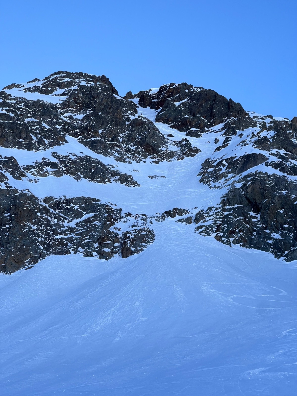  Couloir nord de tête plate vu du bas