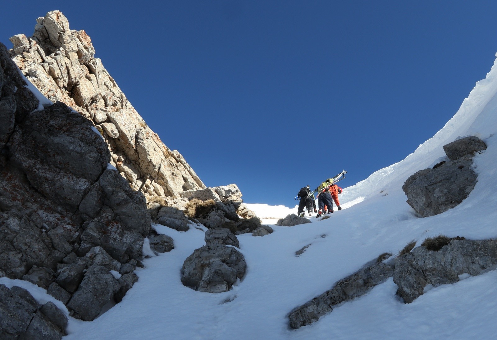 Couloir W de la brèche ; neige béton => crampons