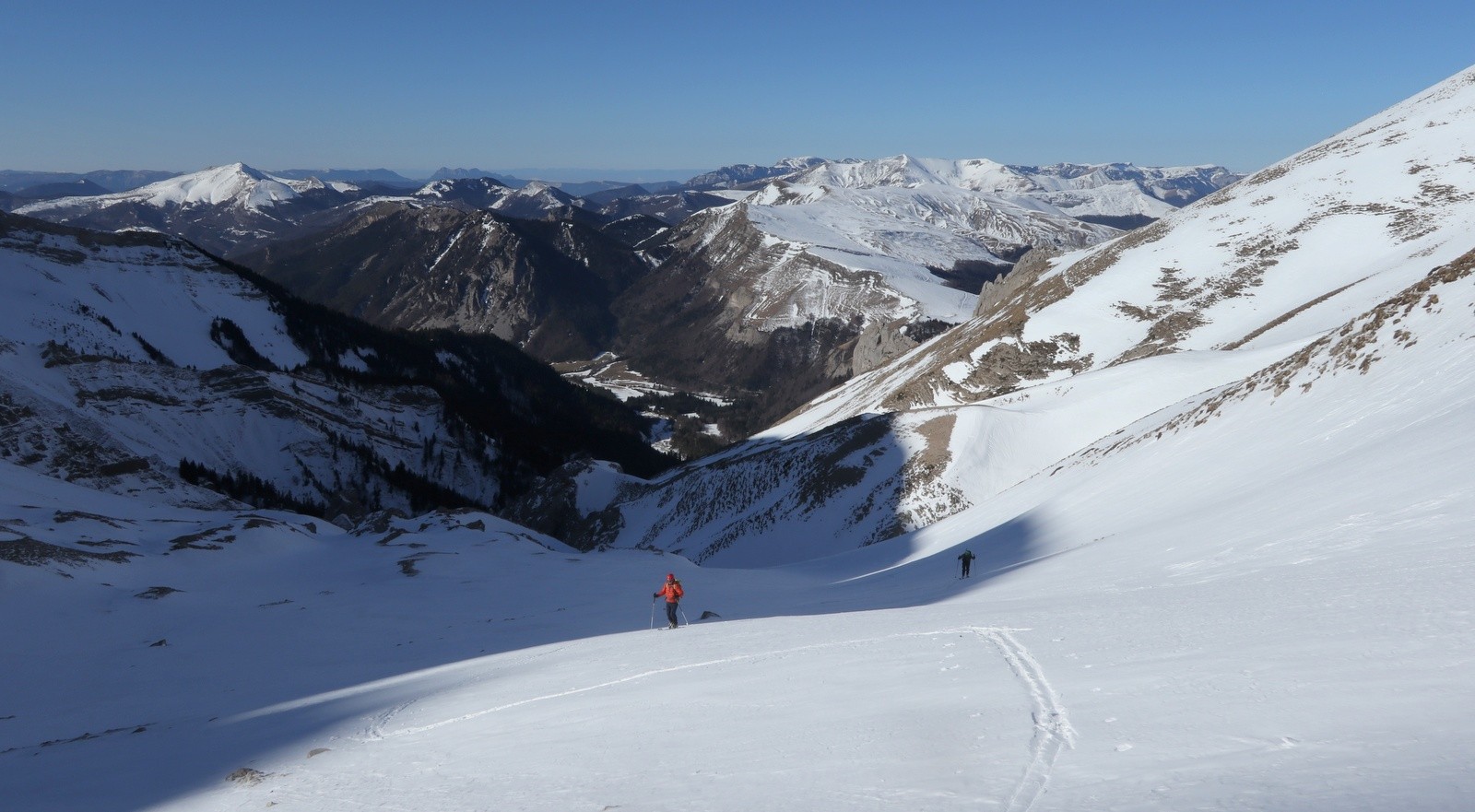 Remontée vers la brèche de l'Aiglière