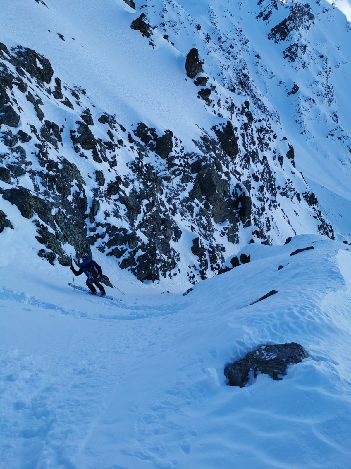 Couloir du bas qui permet de rejoindre la pente suspendue 