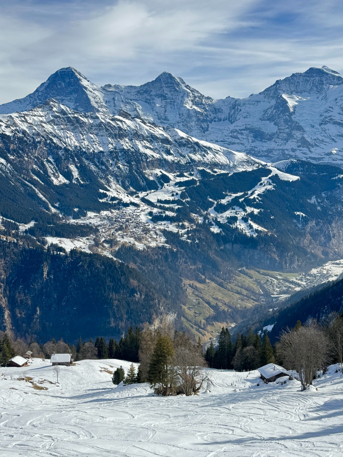 Descente face à Eiger-Mönch-Jungfrau