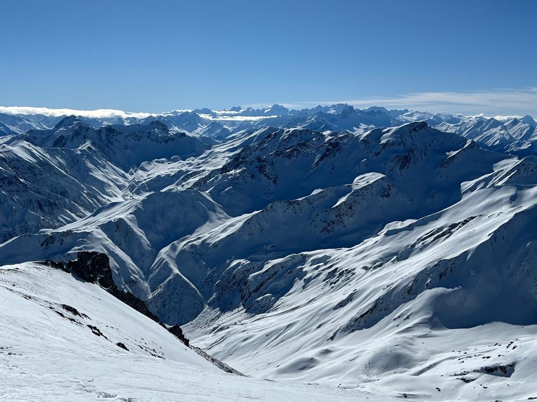 Magnifique vue sur Mont du Fût et l'enchainement de crêtes de la traversée des Encombres