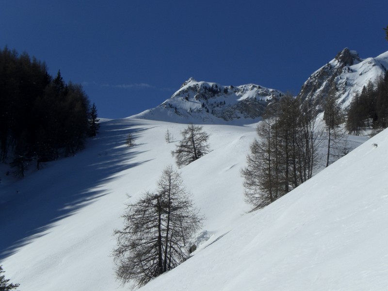 Neillière et poudreuse : Seul au monde dans ce vallon sauvage