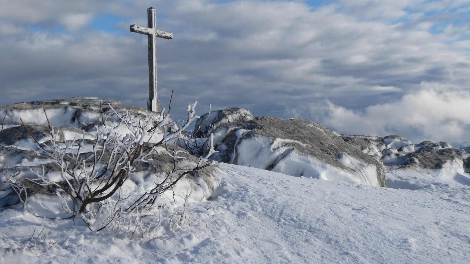 &nbsp;Croix sommitale