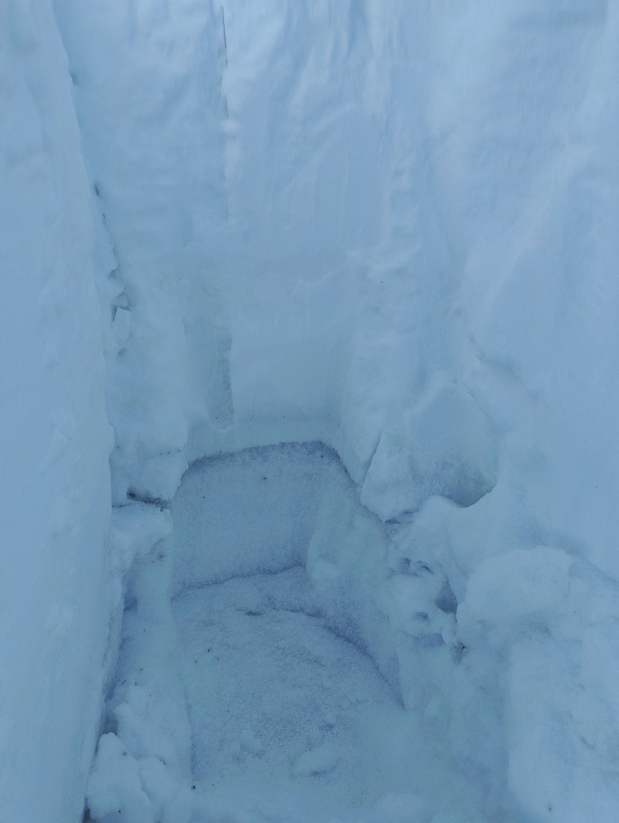 Couche fragile persistante au fond du manteau neigeux.