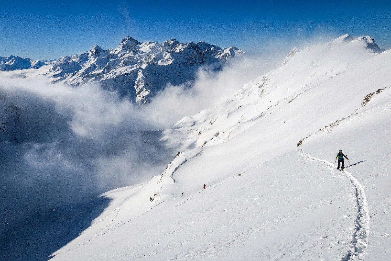 Plaisir de la trace 2 sur fond de Grand Pic de Belledonne 