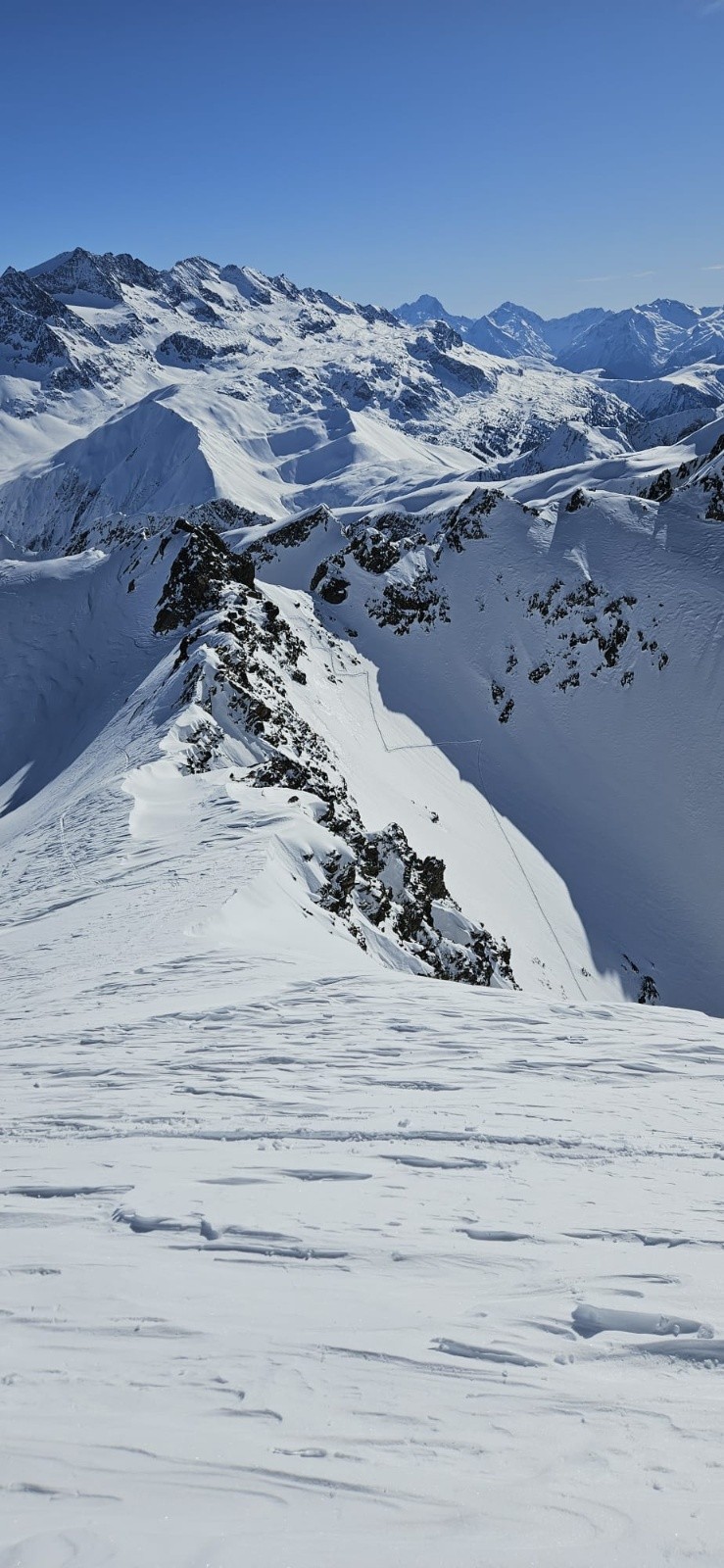 Col de l'amiante et traversée vers le rocher blanc (vue depuis sous le sommet) 