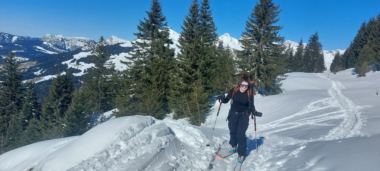  Montée dans la combe au sortir de la zone boisée