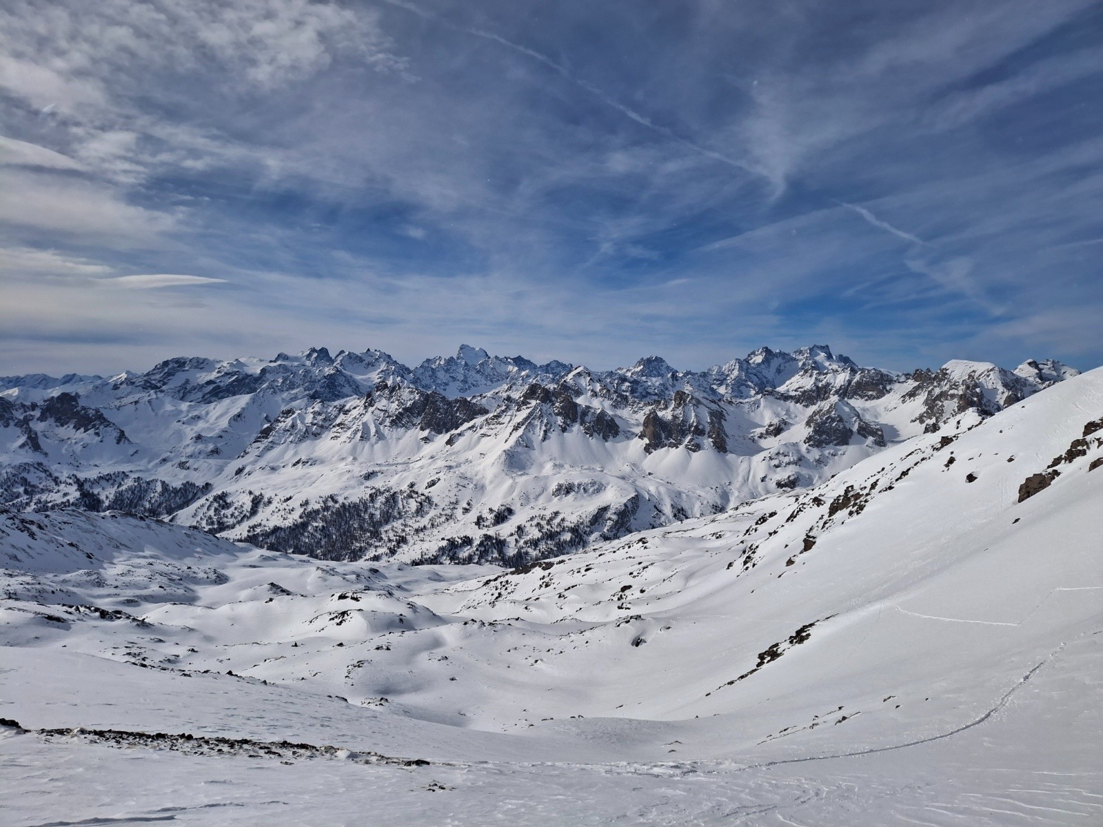  J3 Vallon de la Cula (au loin la barre des Ecrins) depuis le point 2932 m 