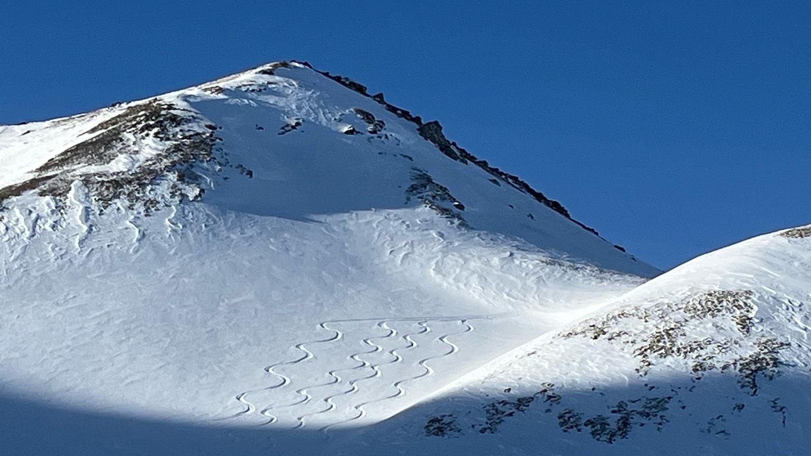  J2 premières traces