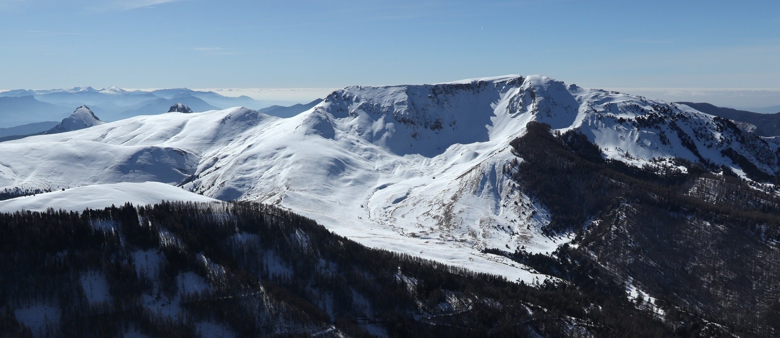 Dernier coup d'oeil vers les Monges