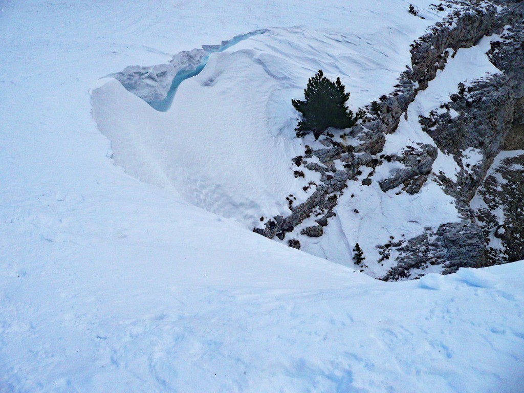 On peut aussi descendre en luge la brèche Arnaud. Mais pas aujourd'hui (ni hier)
