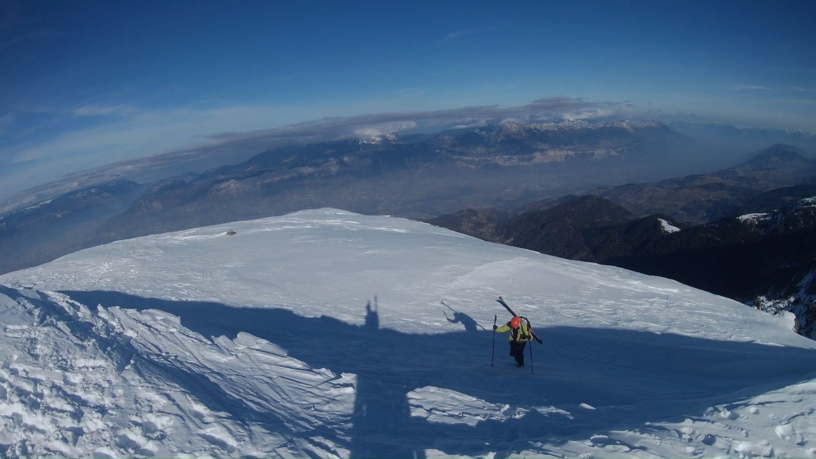  Clément est sorti du couloir N