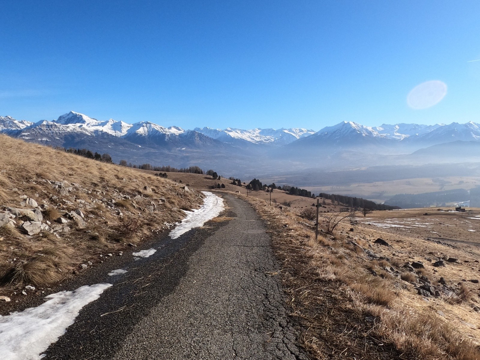 A pied sur la route du col de Gleize