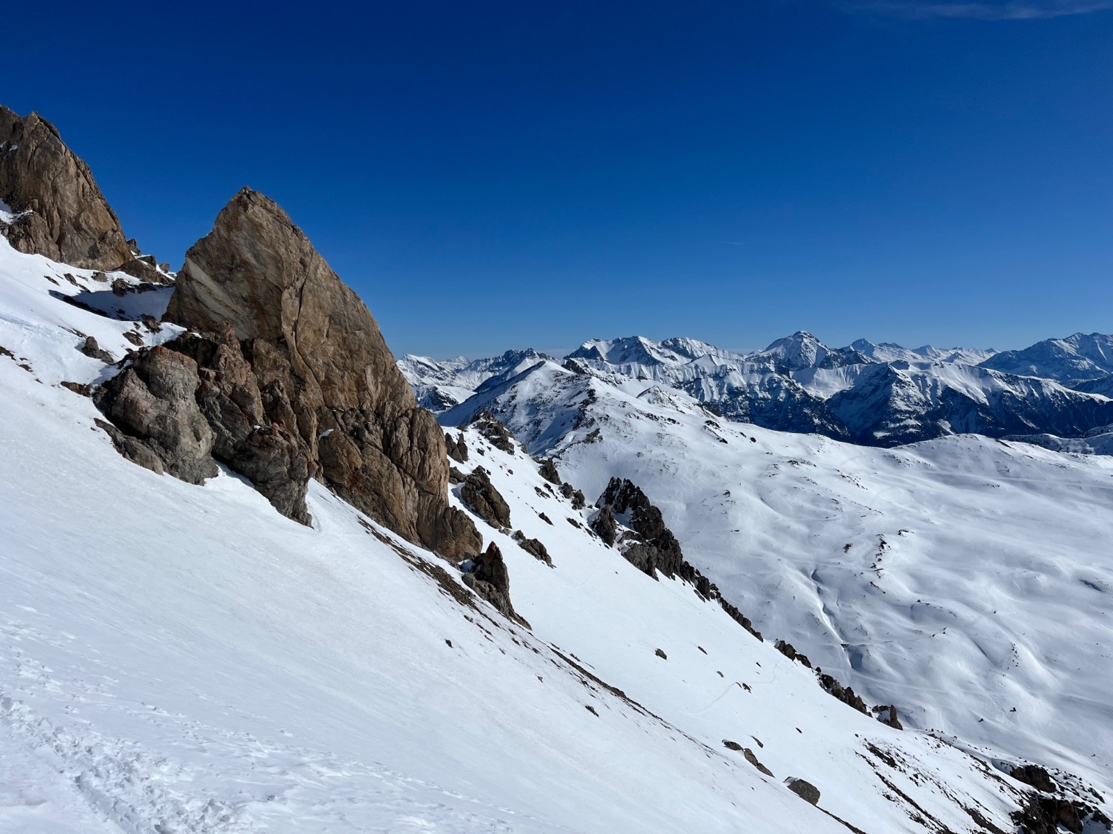  Vue vers le Chaberton et la Pointe des Rochers Charniers