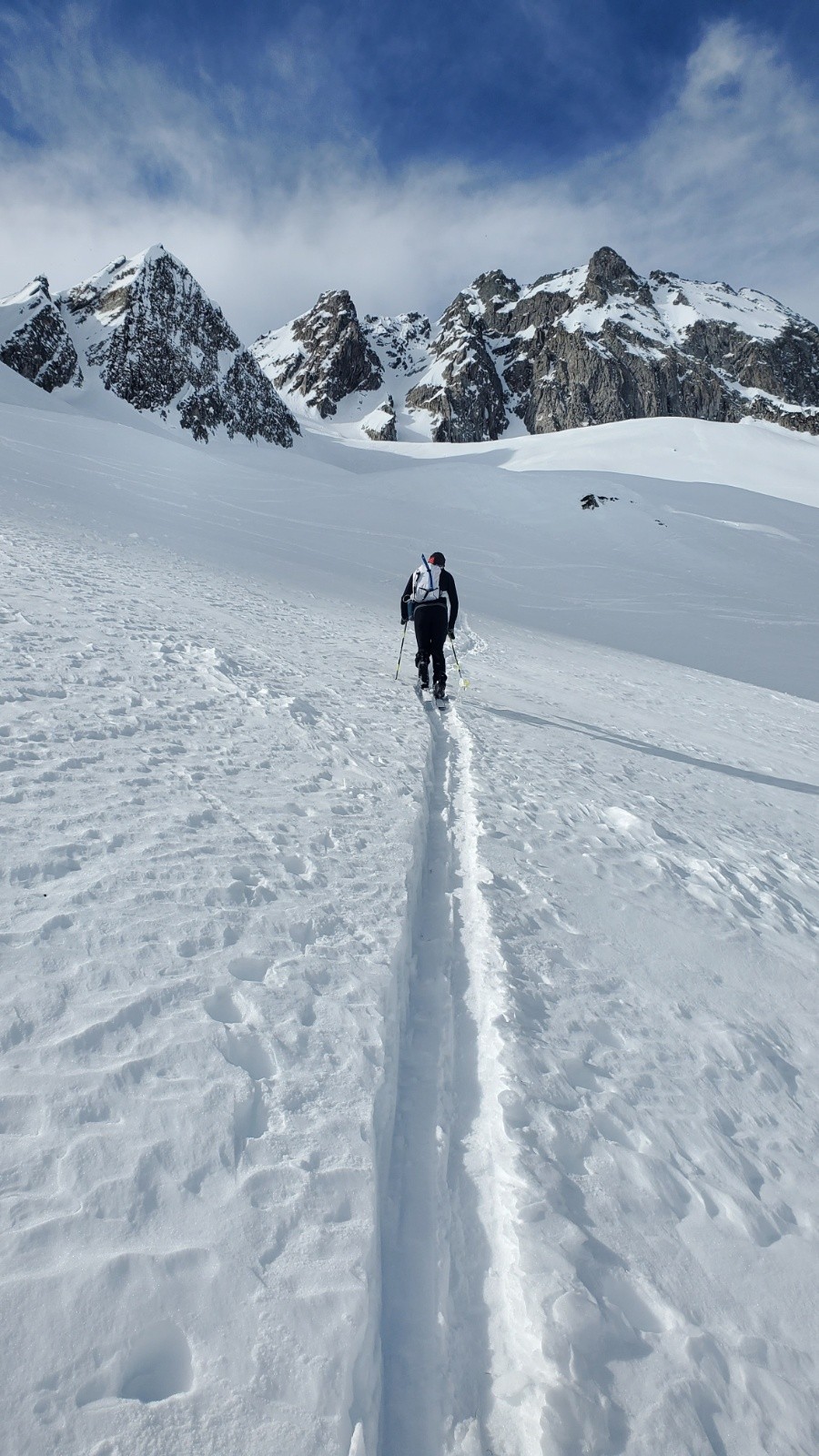 #20 Raphaël à la trace sous le col Clément Raphaël à la trace sous le col Clément