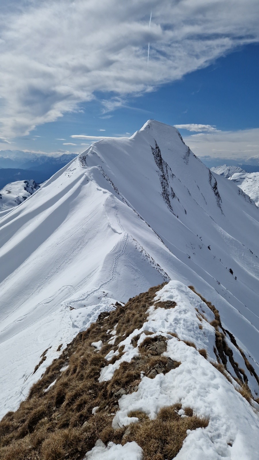  Petite descente dans des gradins gelés. Attention ca glisse !