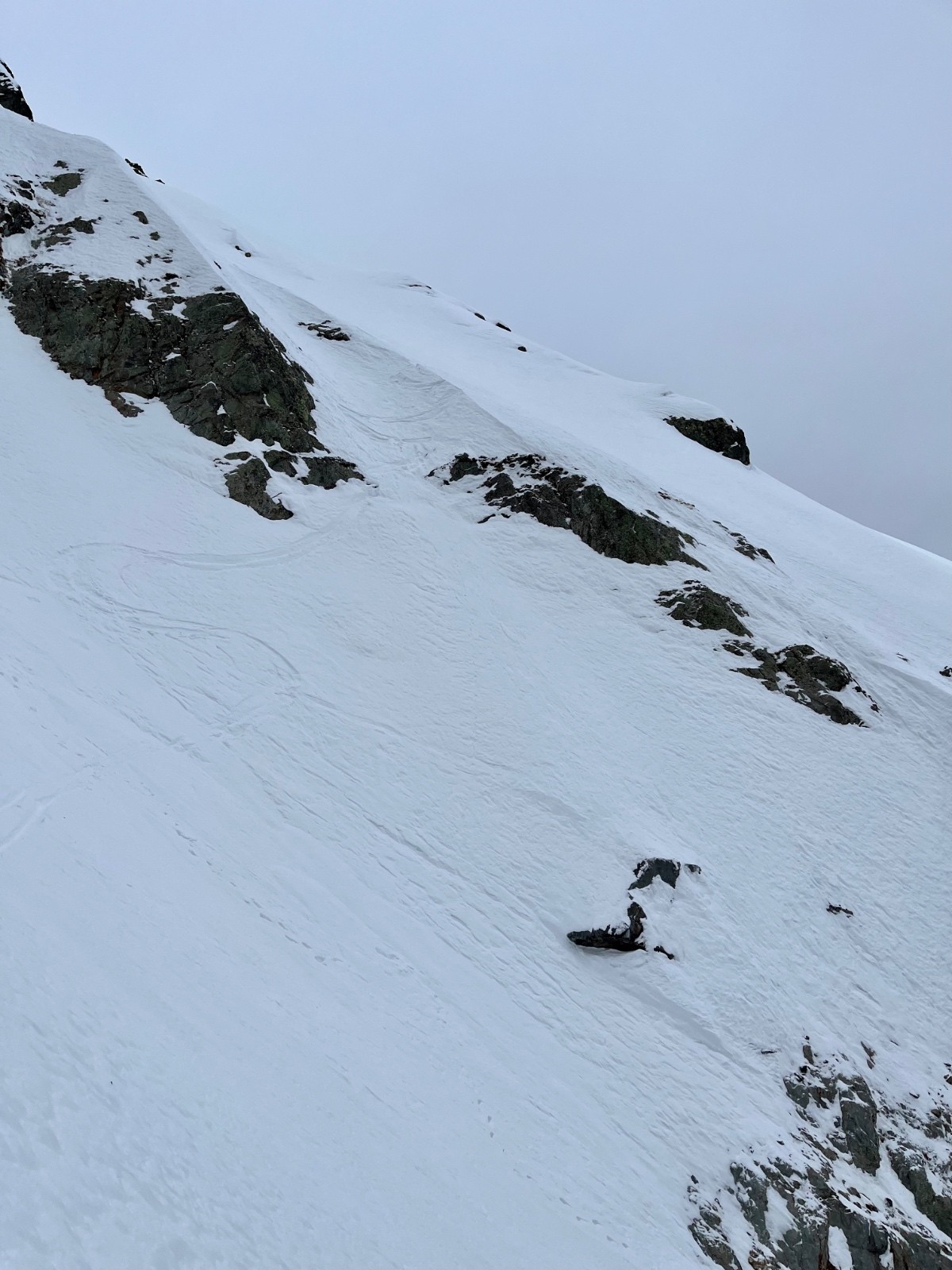  l'écharpe pour passer de la face du haut au couloir