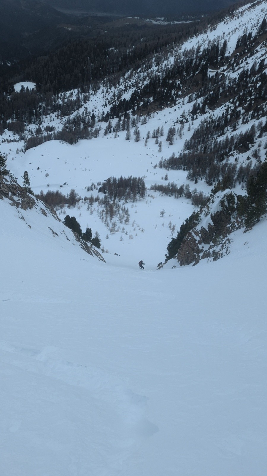 Couloir qui descends sur la source